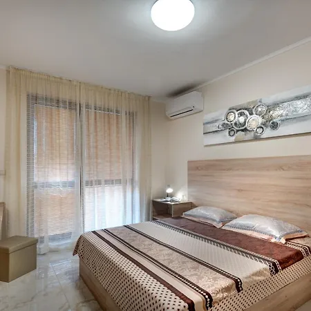 Lägenhetshotell Poseidon Vip Club Balneo & 4*