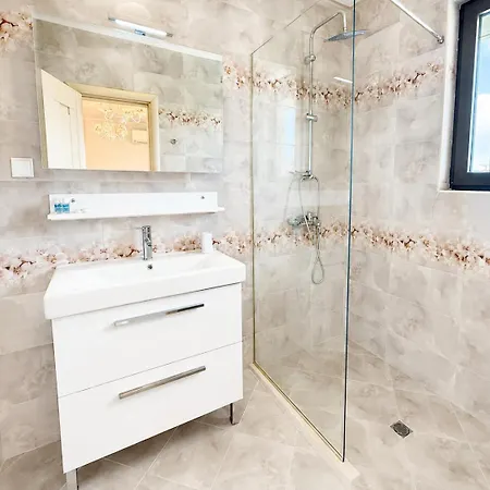Poseidon Vip Club Balneo & Aparthotel 4*