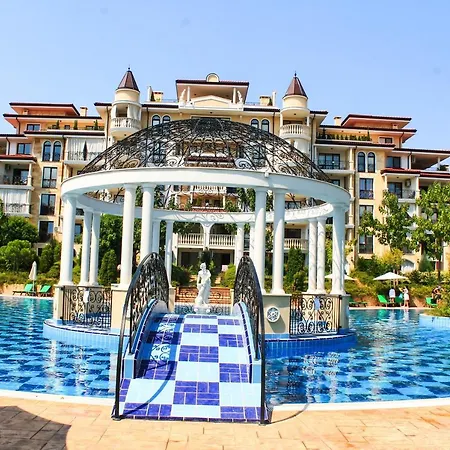 Poseidon Vip Club Balneo & מלון דירות